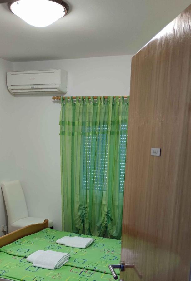 Apartments Sofija สลาทิเน ภายนอก รูปภาพ