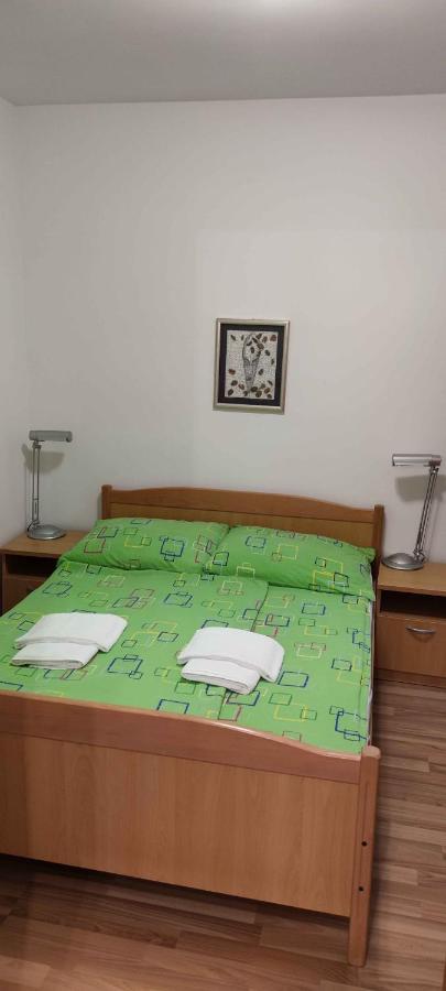 Apartments Sofija สลาทิเน ภายนอก รูปภาพ
