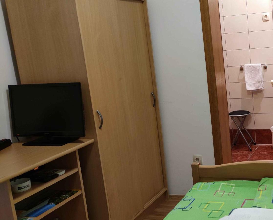 Apartments Sofija สลาทิเน ภายนอก รูปภาพ