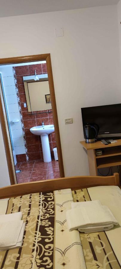 Apartments Sofija สลาทิเน ภายนอก รูปภาพ